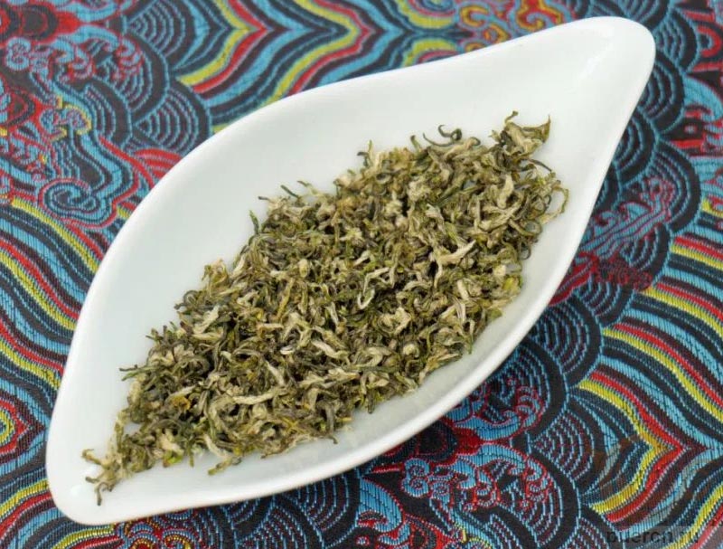 Зеленый чай Би Ло Чунь (碧螺春茶) Зеленый чай Би Ло Чунь (碧螺春茶)